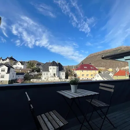 Newly Upgraded Apt: Two Balconies, Sun-drenched! Apartmán Bergen